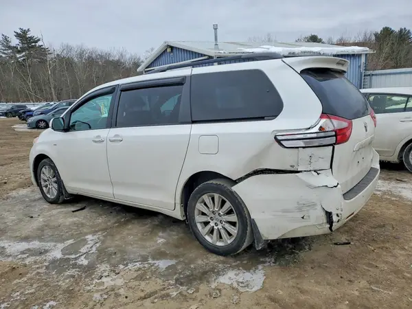 5TDDK3DC8GS139141 2016 TOYOTA SIENNA - Image 2