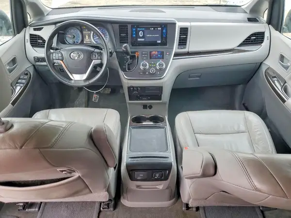 5TDDK3DC8GS139141 2016 TOYOTA SIENNA - Image 8