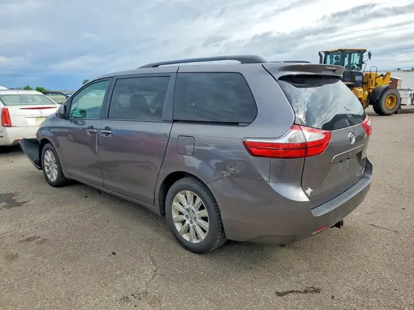 5TDDK3DC8GS142816 2016 TOYOTA SIENNA - Image 2