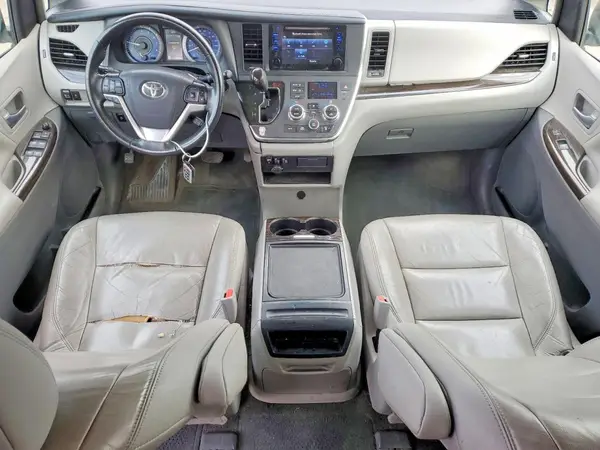 5TDDK3DC8GS142816 2016 TOYOTA SIENNA - Image 8