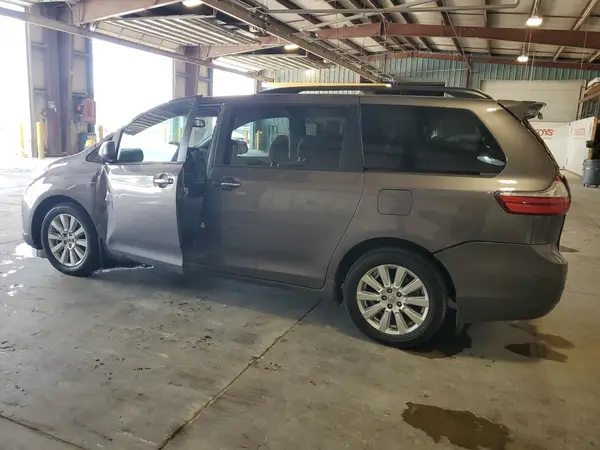 5TDDK3DC9GS130108 2016 TOYOTA SIENNA - Image 2