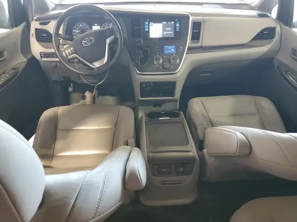 5TDDK3DC9GS130108 2016 TOYOTA SIENNA - Image 8