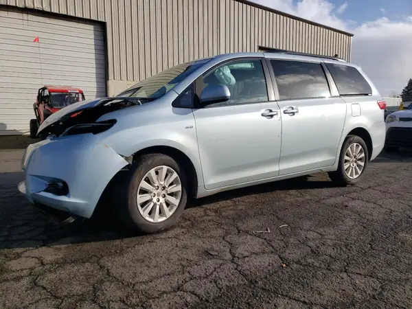 5TDDK3DC9GS130111 2016 TOYOTA SIENNA - Image 1