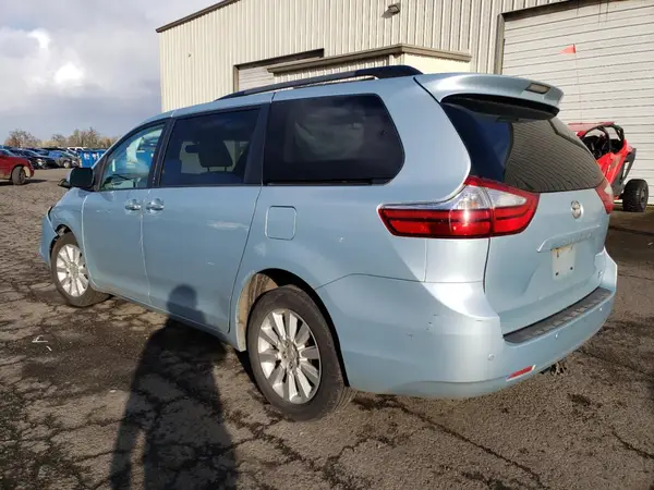 5TDDK3DC9GS130111 2016 TOYOTA SIENNA - Image 2