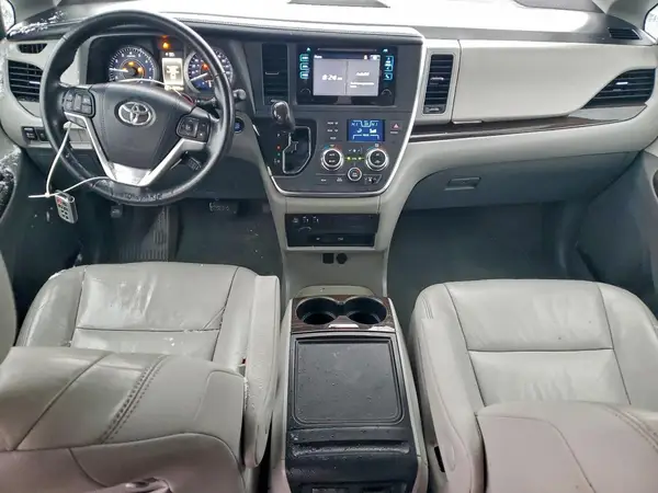 5TDDK3DC9GS136295 2016 TOYOTA SIENNA - Image 8