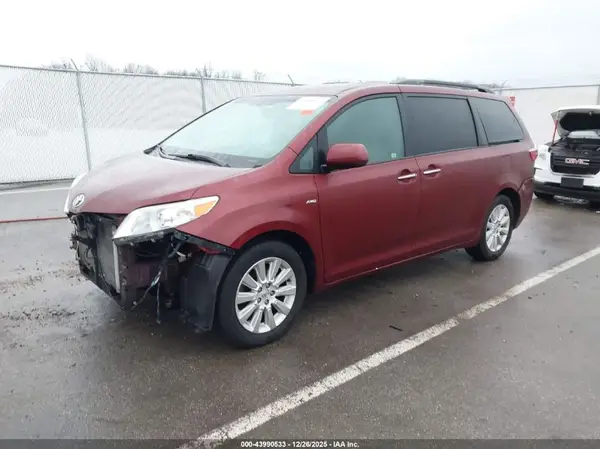 5TDDK3DC9GS136815 2016 TOYOTA SIENNA - Image 2