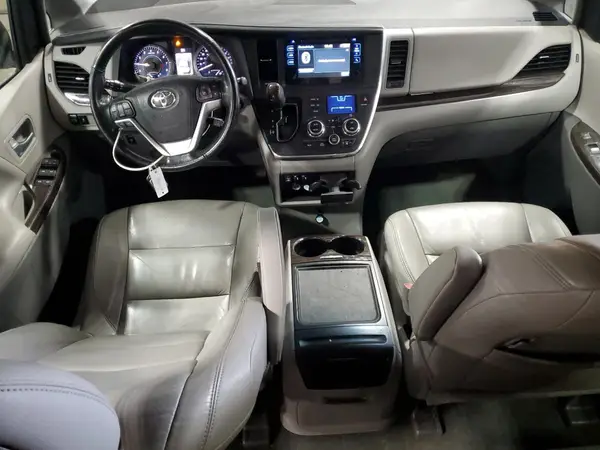5TDDK3DC9GS137088 2016 TOYOTA SIENNA - Image 8