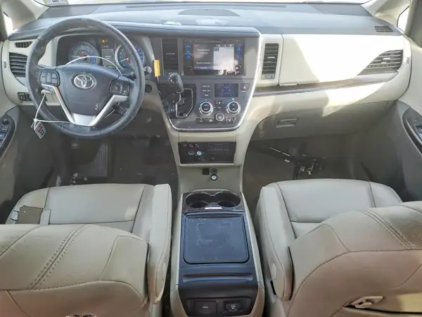 5TDDK3DC9GS140119 2016 TOYOTA SIENNA - Image 8