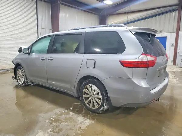 5TDDK3DC9GS141867 2016 TOYOTA SIENNA - Image 2