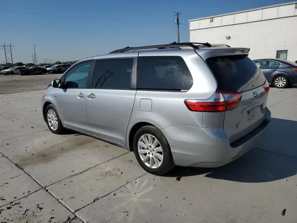 5TDDK3DC9GS142940 2016 TOYOTA SIENNA - Image 2