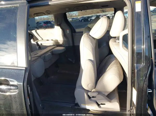 5TDDK3DC9GS144901 2016 TOYOTA SIENNA - Image 8