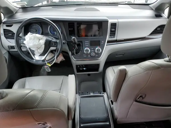 5TDDK3DCXGS131767 2016 TOYOTA SIENNA - Image 8