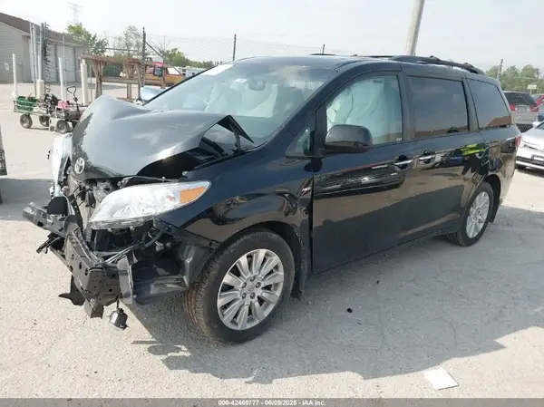 5TDDK3DCXGS135060 2016 TOYOTA SIENNA - Image 2