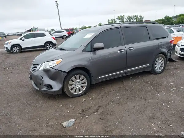 5TDDK3DCXGS136564 2016 TOYOTA SIENNA - Image 2