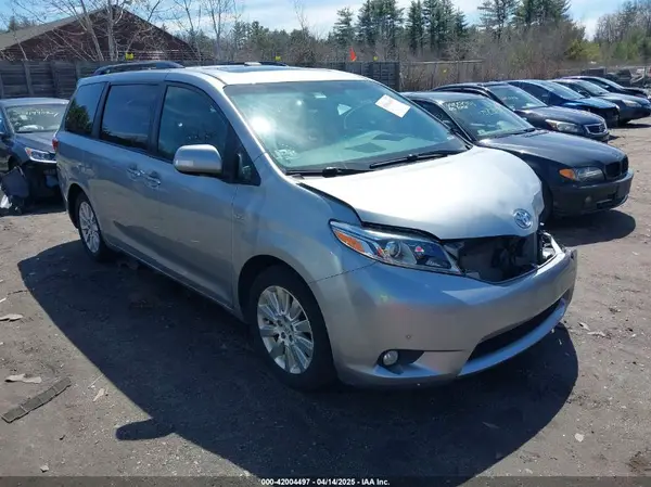 5TDDK3DCXGS137651 2016 TOYOTA SIENNA - Image 1
