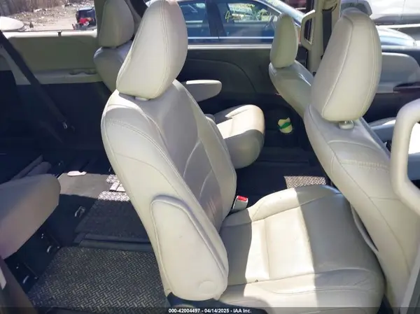 5TDDK3DCXGS137651 2016 TOYOTA SIENNA - Image 8