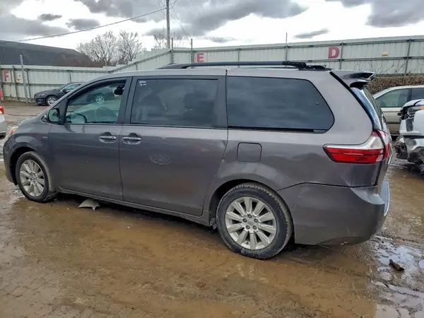 5TDDK3DCXGS141053 2016 TOYOTA SIENNA - Image 2