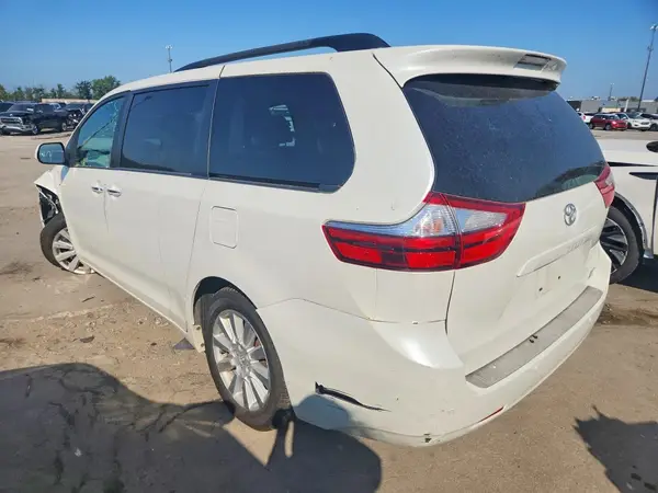 5TDDK3DCXGS143384 2016 TOYOTA SIENNA - Image 2