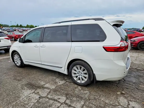 5TDDK3DCXGS144745 2016 TOYOTA SIENNA - Image 2