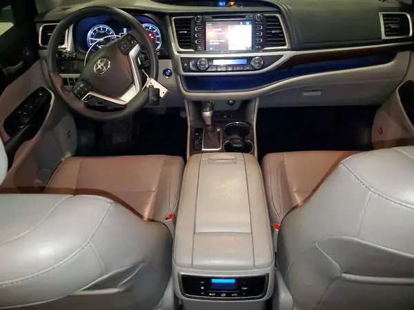 5TDDKRFH0GS240881 2016 TOYOTA HIGHLANDER - Image 8