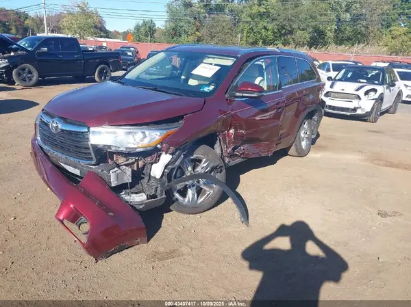 5TDDKRFH0GS258684 2016 TOYOTA HIGHLANDER - Image 2