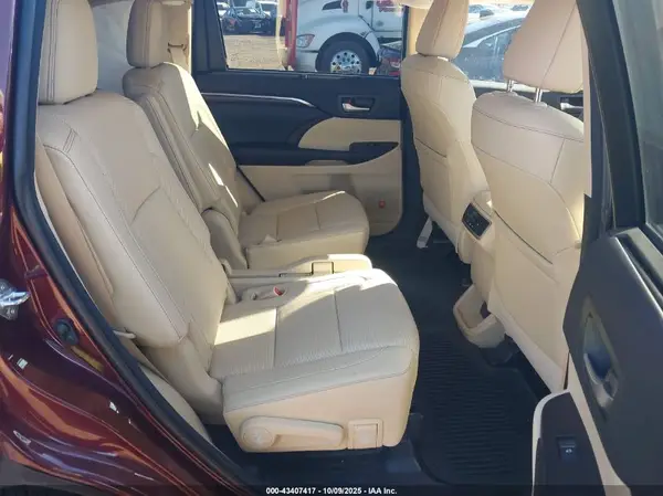 5TDDKRFH0GS258684 2016 TOYOTA HIGHLANDER - Image 8