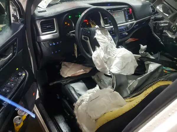 5TDDKRFH0GS261827 2016 TOYOTA HIGHLANDER - Image 8