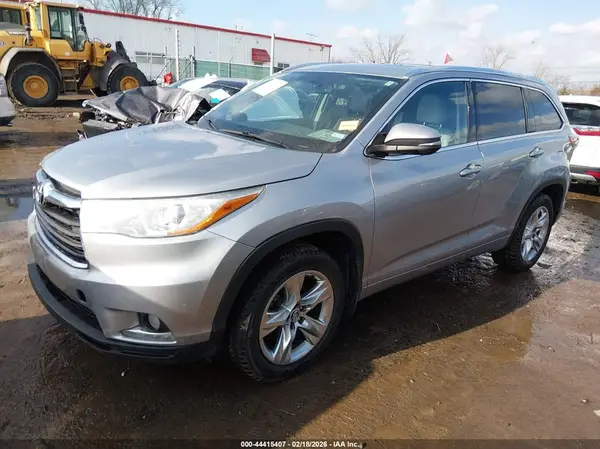 5TDDKRFH0GS268129 2016 TOYOTA HIGHLANDER - Image 2