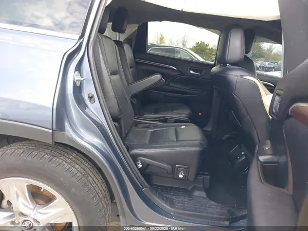 5TDDKRFH0GS299039 2016 TOYOTA HIGHLANDER - Image 8