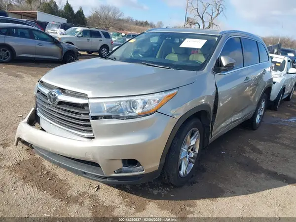 5TDDKRFH0GS320844 2016 TOYOTA HIGHLANDER - Image 2