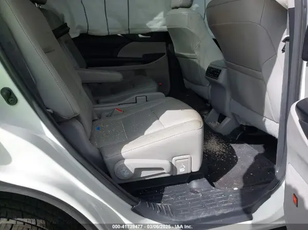 5TDDKRFH0GS321136 2016 TOYOTA HIGHLANDER - Image 8
