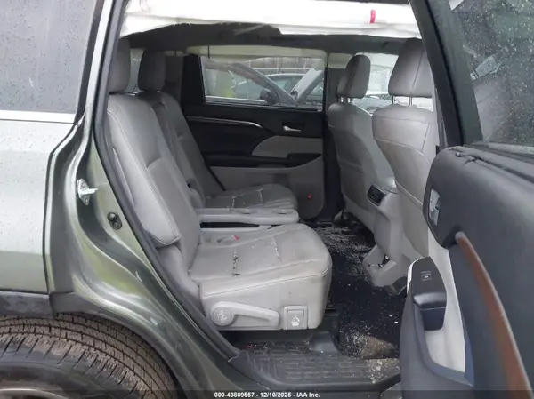 5TDDKRFH0GS353312 2016 TOYOTA HIGHLANDER - Image 8
