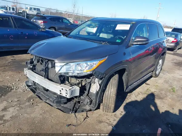 5TDDKRFH1GS230215 2016 TOYOTA HIGHLANDER - Image 2