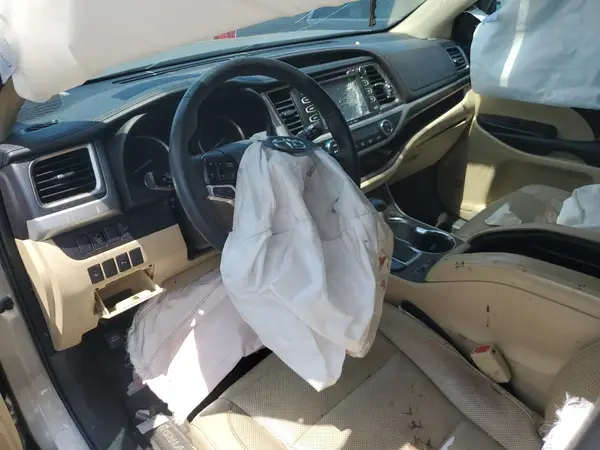 5TDDKRFH1GS241814 2016 TOYOTA HIGHLANDER - Image 8
