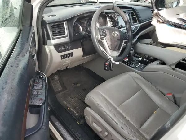 5TDDKRFH1GS263148 2016 TOYOTA HIGHLANDER - Image 8