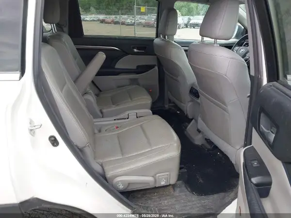 5TDDKRFH1GS278653 2016 TOYOTA HIGHLANDER - Image 8