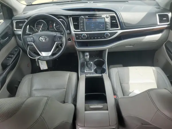 5TDDKRFH1GS279544 2016 TOYOTA HIGHLANDER - Image 8