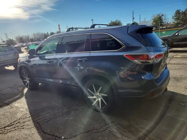 5TDDKRFH1GS296070 2016 TOYOTA HIGHLANDER - Image 2