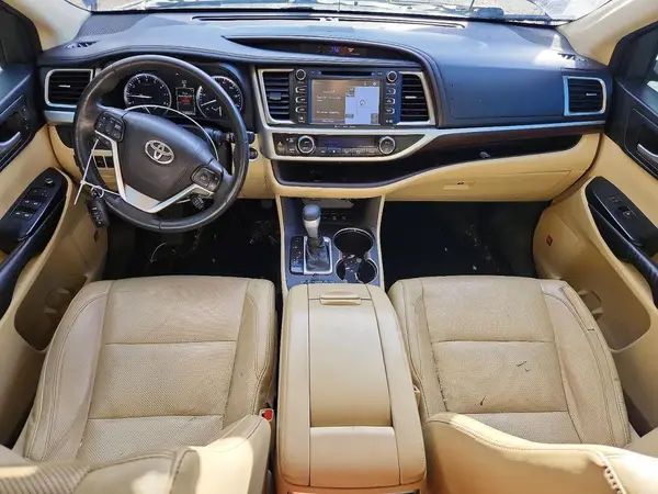 5TDDKRFH1GS296070 2016 TOYOTA HIGHLANDER - Image 8