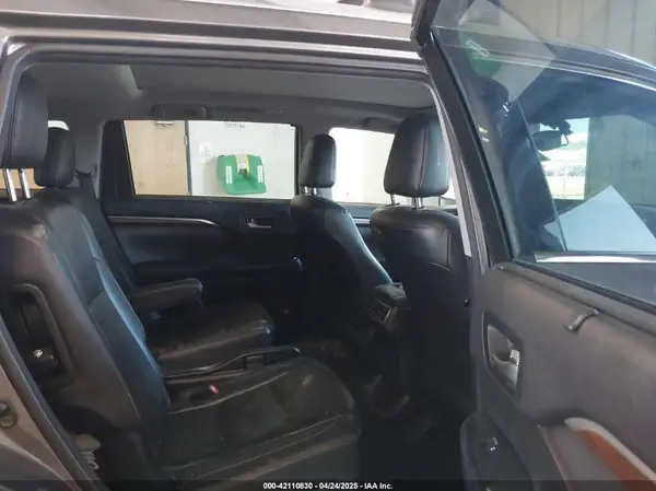 5TDDKRFH1GS296165 2016 TOYOTA HIGHLANDER - Image 8