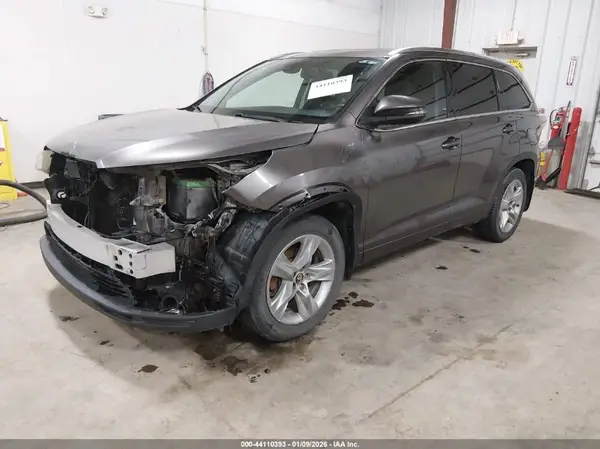 5TDDKRFH1GS302076 2016 TOYOTA HIGHLANDER - Image 2