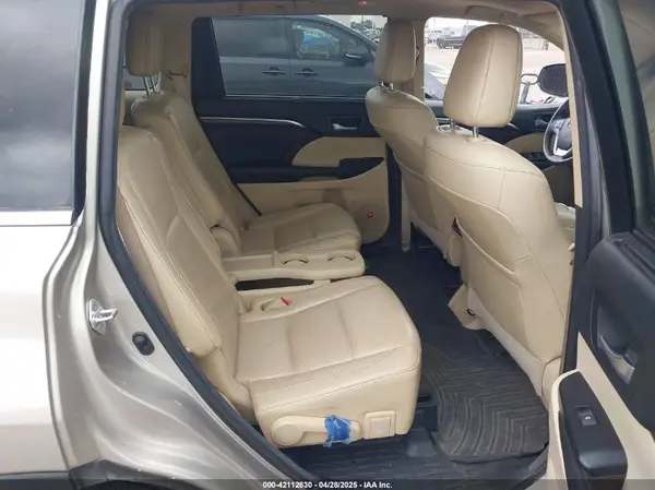 5TDDKRFH1GS303129 2016 TOYOTA HIGHLANDER - Image 8