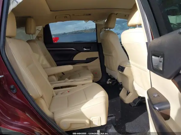 5TDDKRFH1GS315619 2016 TOYOTA HIGHLANDER - Image 8