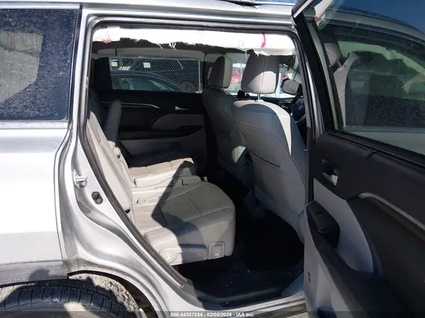 5TDDKRFH1GS324997 2016 TOYOTA HIGHLANDER - Image 8