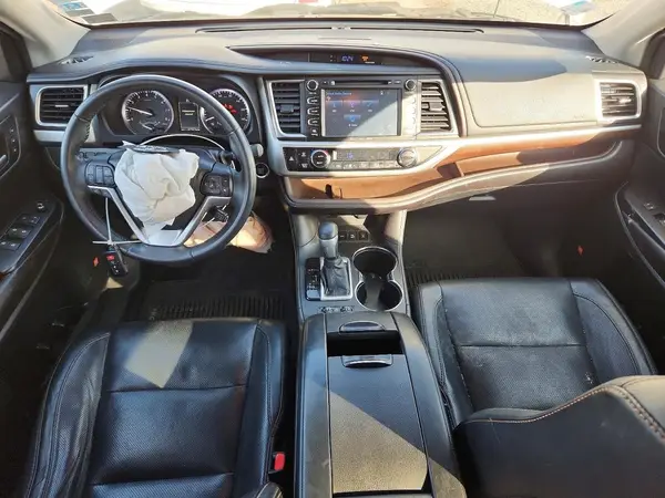 5TDDKRFH1GS331125 2016 TOYOTA HIGHLANDER - Image 8