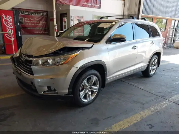 5TDDKRFH1GS340861 2016 TOYOTA HIGHLANDER - Image 2