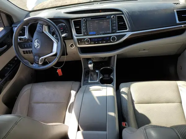 5TDDKRFH2GS244592 2016 TOYOTA HIGHLANDER - Image 8