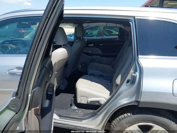 5TDDKRFH2GS248464 2016 TOYOTA HIGHLANDER - Image 8