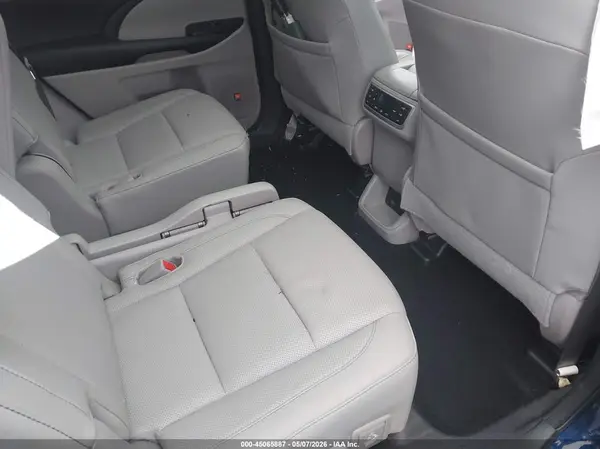 5TDDKRFH2GS251378 2016 TOYOTA HIGHLANDER - Image 8
