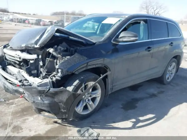 5TDDKRFH2GS279181 2016 TOYOTA HIGHLANDER - Image 2